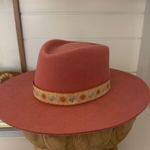 GIGI PIP Coral Fedora with Patterned Band